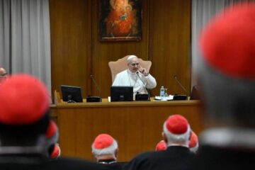 Los primeros pasos de León XIV, en el camino que dejó Francisco