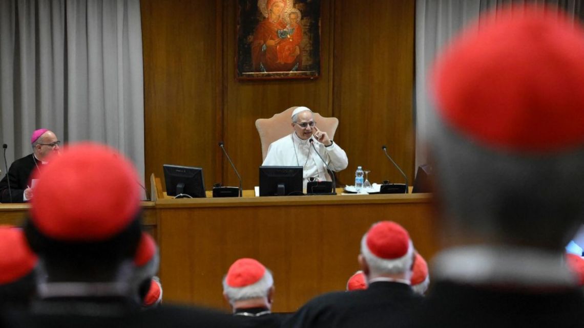 Los primeros pasos de León XIV, en el camino que dejó Francisco