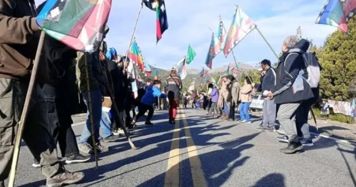 Comunidad mapuche busca frenar desalojo de predio usurpado desde 2011 tras cortar Ruta Nacional 40 y generar polémica