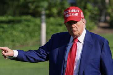 Trump advierte sobre el aumento de precios del petróleo y asegura que está vigilando la situación de cerca