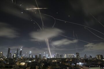 Israel advierte a Irán sobre un inminente y devastador ataque militar en medio de crecientes tensiones.