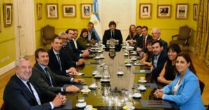 La UCR se fragmenta entre un armado de centro y acercamientos al Gobierno en tres provincias cruciales