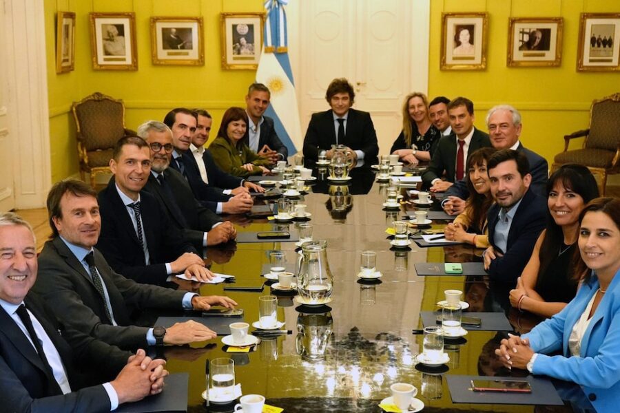 La UCR se fragmenta entre un armado de centro y acercamientos al Gobierno en tres provincias cruciales