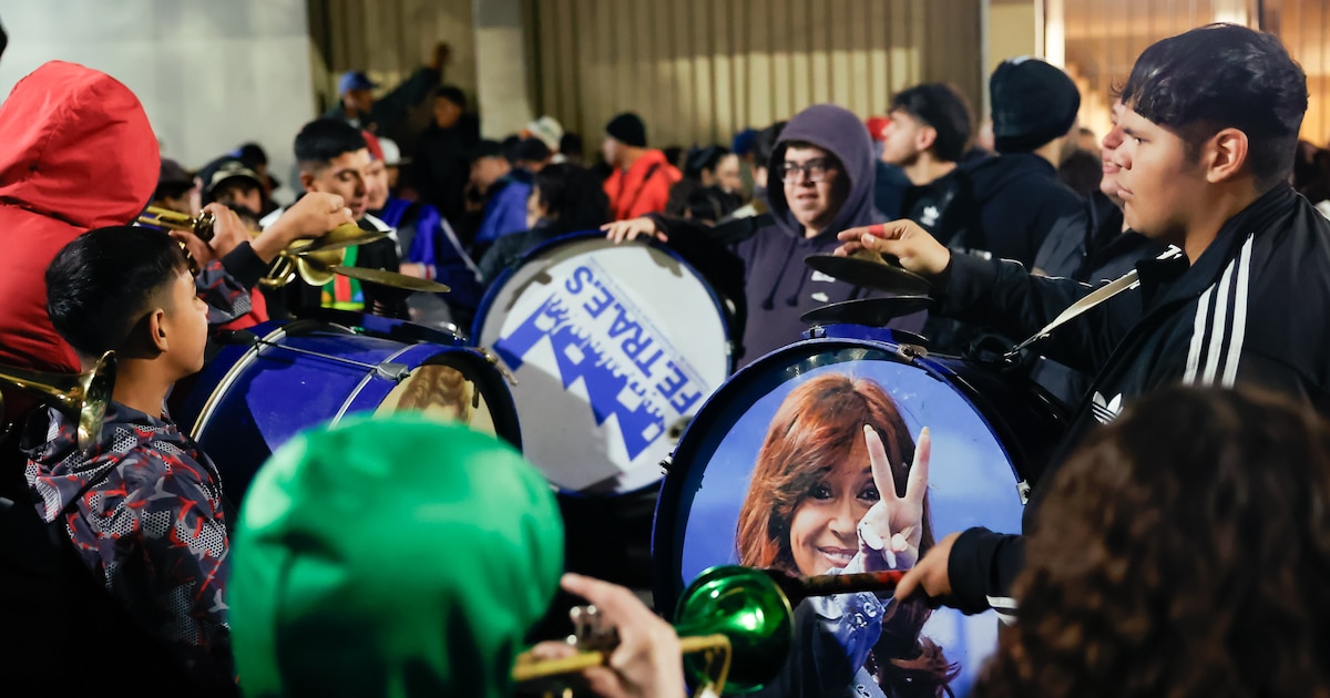 Piqueteros y organizaciones sociales confirman marcha en apoyo a Cristina Kirchner en su domicilio durante prisión domiciliaria