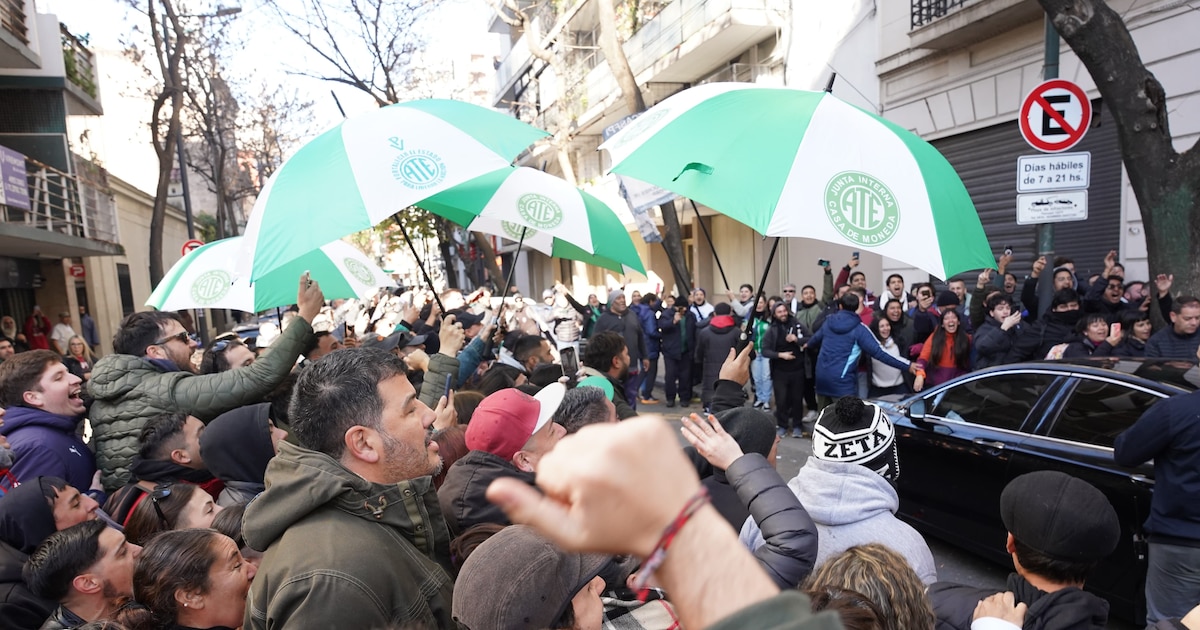 Gobierno descontará el día a empleados públicos que se sumen al paro por la concentración en la casa de Cristina Kirchner