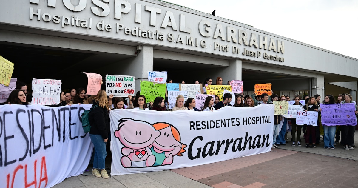 Gobierno convoca audiencia con gremios para abordar conflicto en el Hospital Garrahan durante conciliación obligatoria