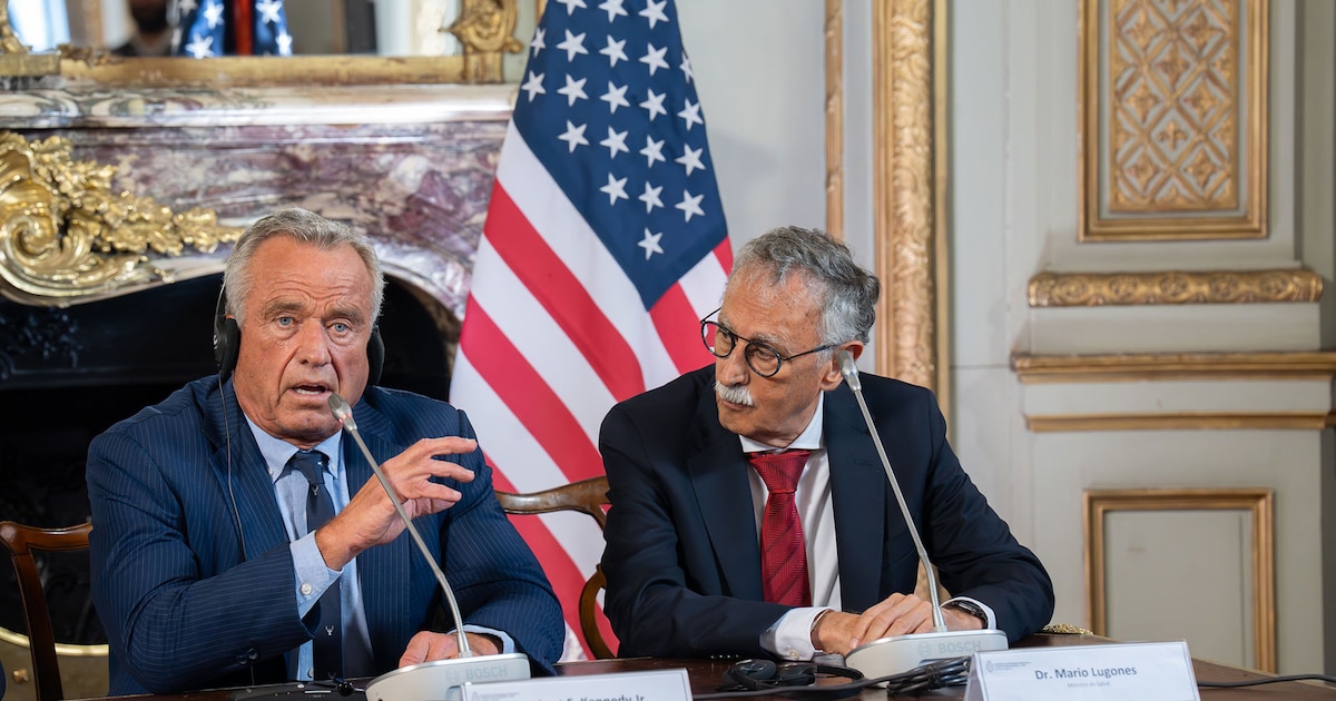 Gobierno crea comisión ad honorem para modernizar organismos de salud y mejorar su funcionamiento en el Ministerio