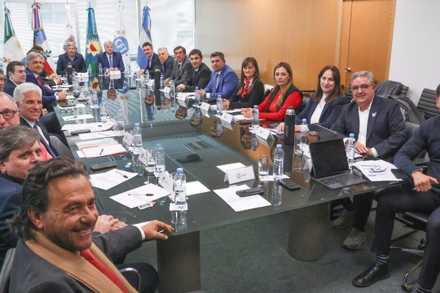 Gobierno y provincias debaten nueva contrapropuesta sobre recaudación y establecen mesa de trabajo para discutir fondos