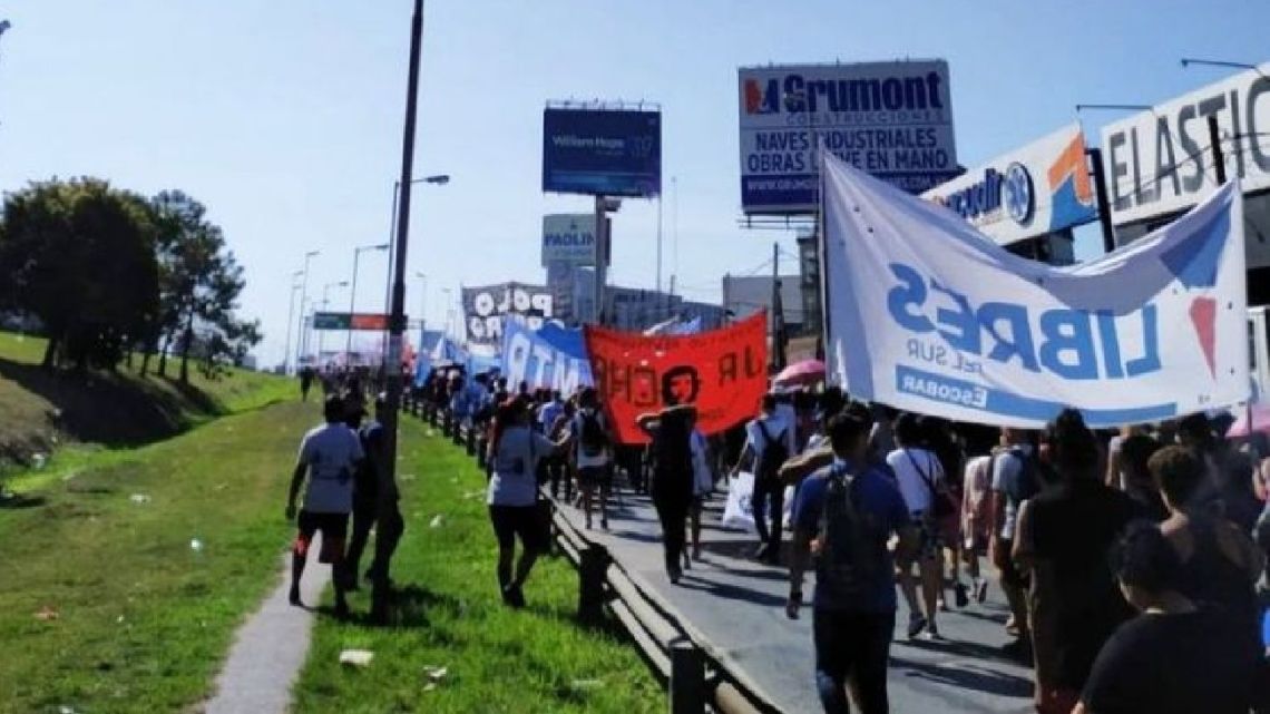 Protestas crecen en los accesos a CABA en respaldo a Cristina Kirchner