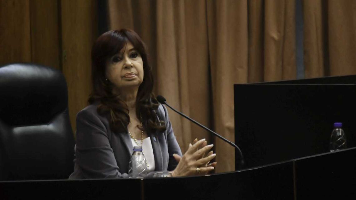 Cristina Kirchner intensifica su actividad política a la espera de la decisión de la Corte Suprema