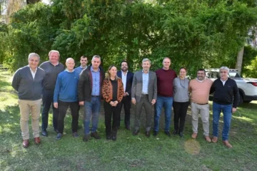 Frigerio también se reunió con intendentes vecinalistas