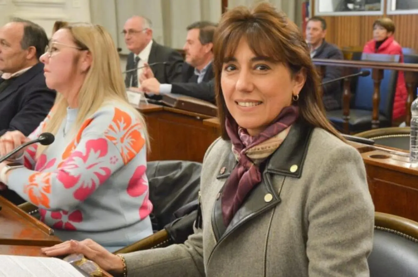 Finalmente la senadora del PJ de Feliciano que apoyó la disolución del IOSPER se fue del bloque peronista