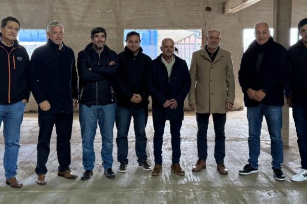 Fuertes y Sabella se muestran juntos en la UNER y respaldan al oficialismo del PJ