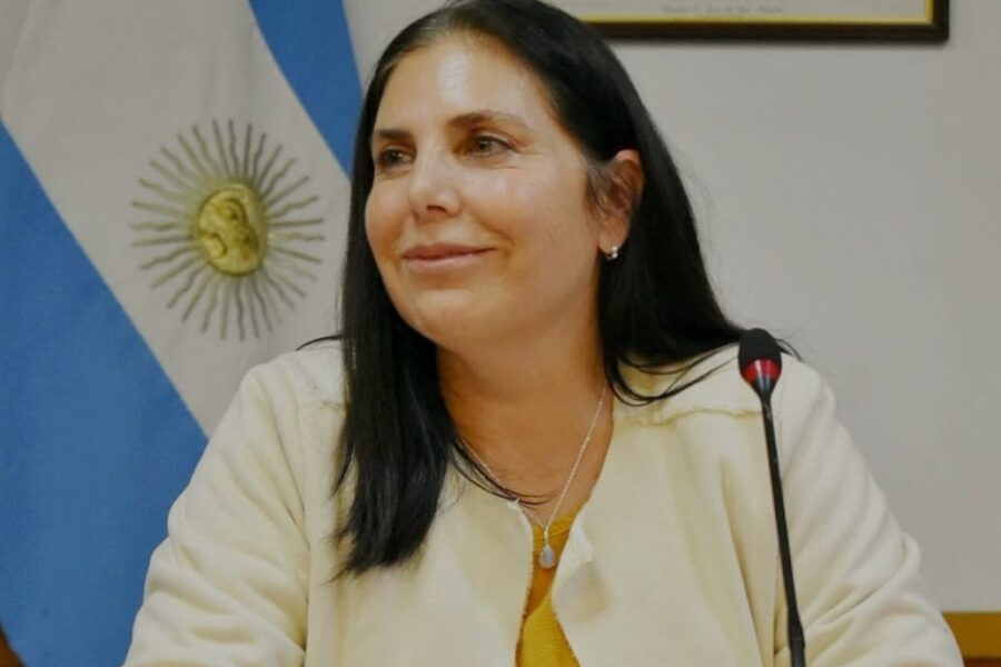 “La política nacional está buscando romper los partidos políticos”