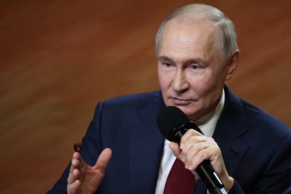 Putin se mantiene firme en negociaciones sobre Ucrania: el futuro de Trump en este contexto incierto