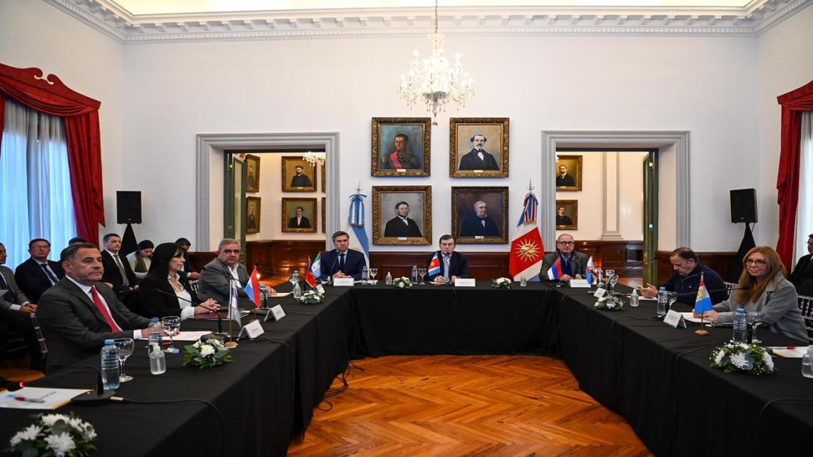 Gobernadores del norte y del litoral presentarán un proyecto en el Congreso para pedir una tarifa diferencial de luz