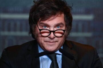 Por qué Milei no viaja: mientras los vuelos despegan en Buenos Aires, en Tucumán sólo ven “humo”