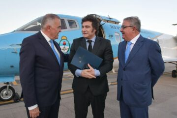 Dos gobernadores peronistas adhirieron al plan a pesar de la caída en el reparto de recursos