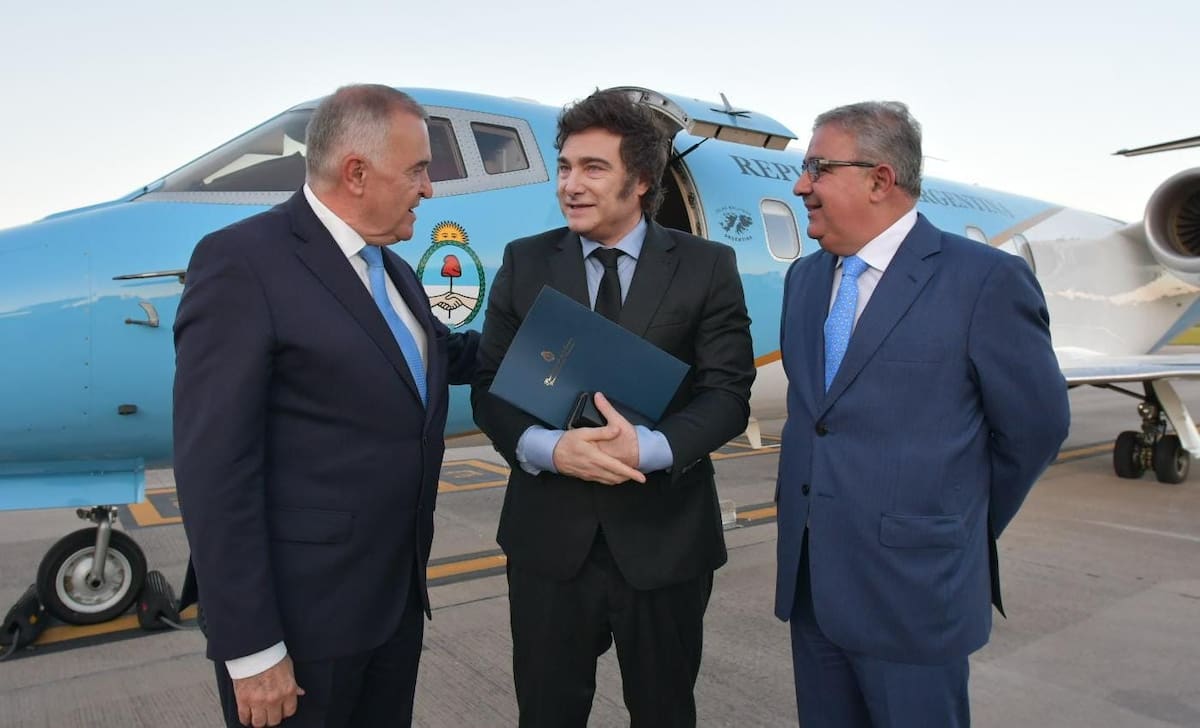 Dos gobernadores peronistas adhirieron al plan a pesar de la caída en el reparto de recursos