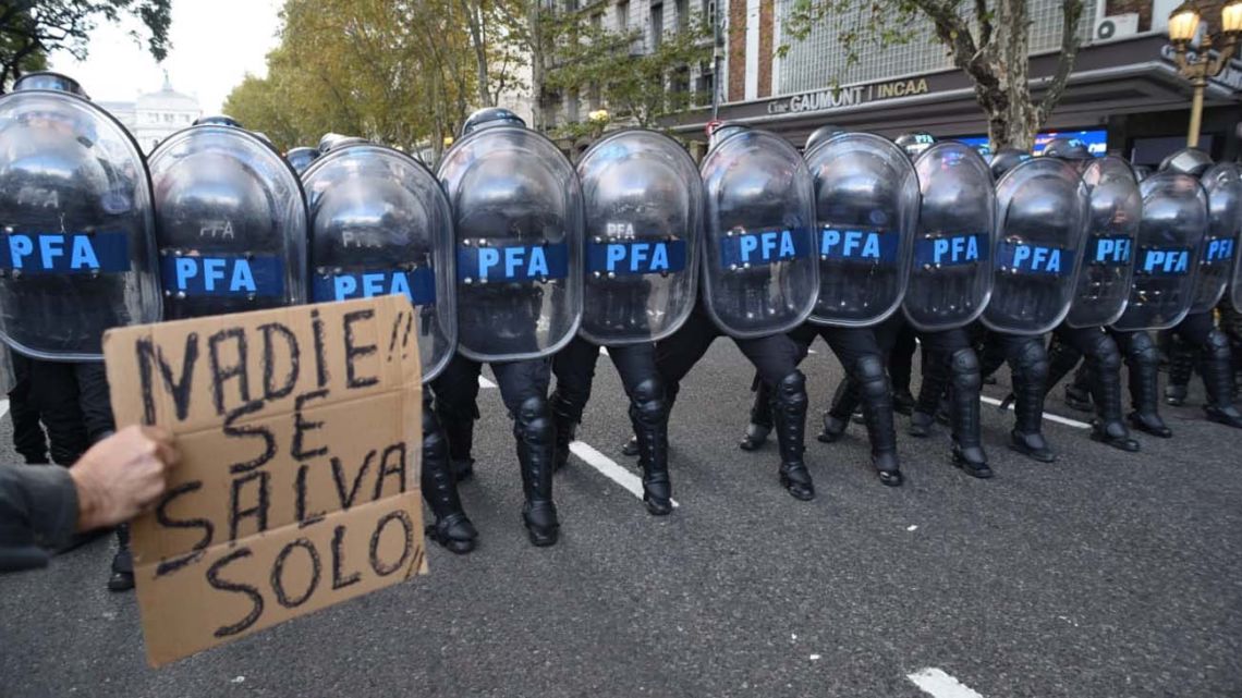 Diputados solicitan anulación del nuevo estatuto de la Policía Federal ante controversias legales y sociales.