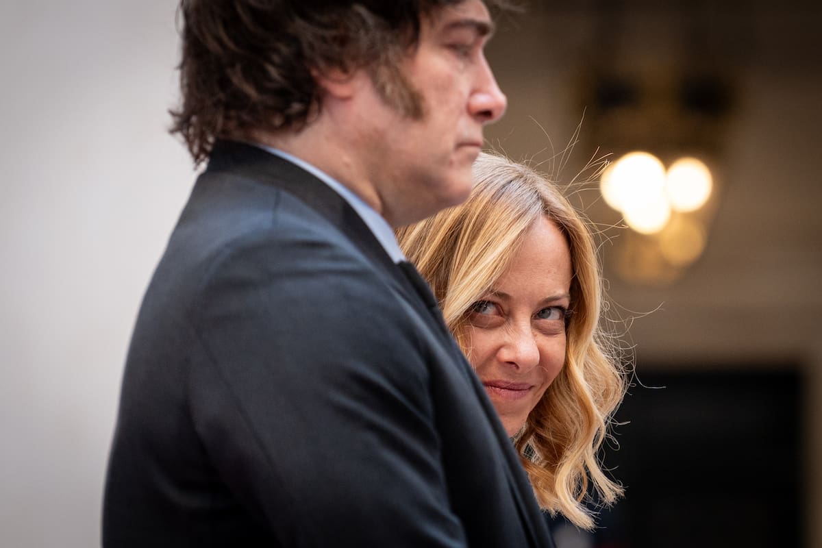 Citan a gobernadores. Milei definió que vetará de manera total el aumento a las jubilaciones y se abre una negociación