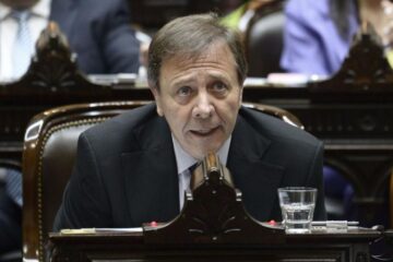 Zago criticó internas del Gobierno: “Hay más operaciones que en un quirófano”