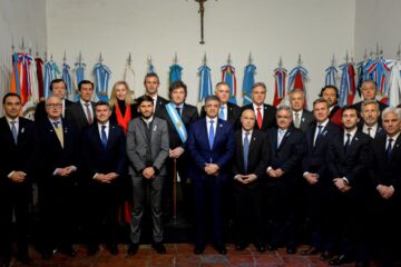 Gobernadores, el PJ y el Congreso: tres frentes que hacen efecto pinza a Milei