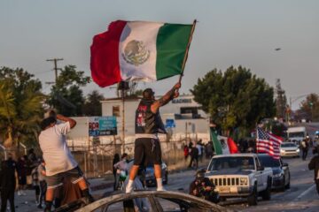 Paramount, refugio de latinos que alzan su voz contra la ofensiva inmigratoria de Trump