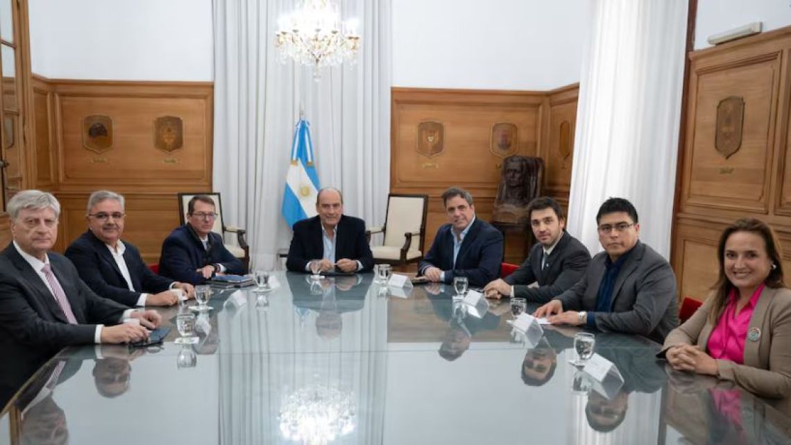 Prunotto aborda la disminución de fondos provinciales en conversación con Francos