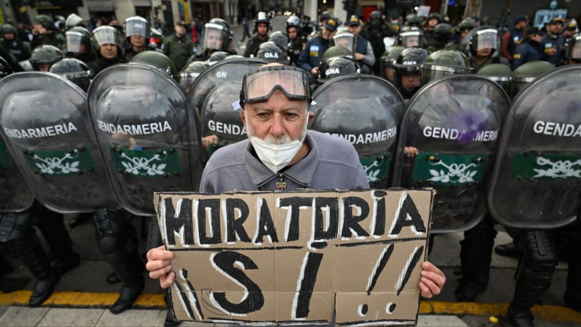Jubilados, personal del Garrahan y Ni Una Menos se movilizan hoy hacia el Congreso en defensa de sus derechos