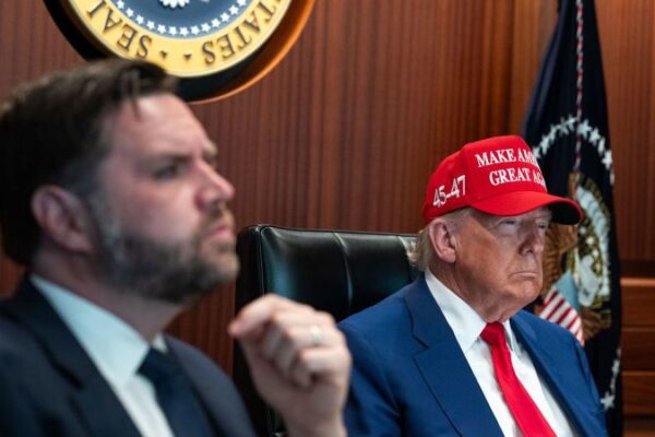 Trump y su estrategia: la decisión clave para atacar Irán revelada en nuevos detalles.