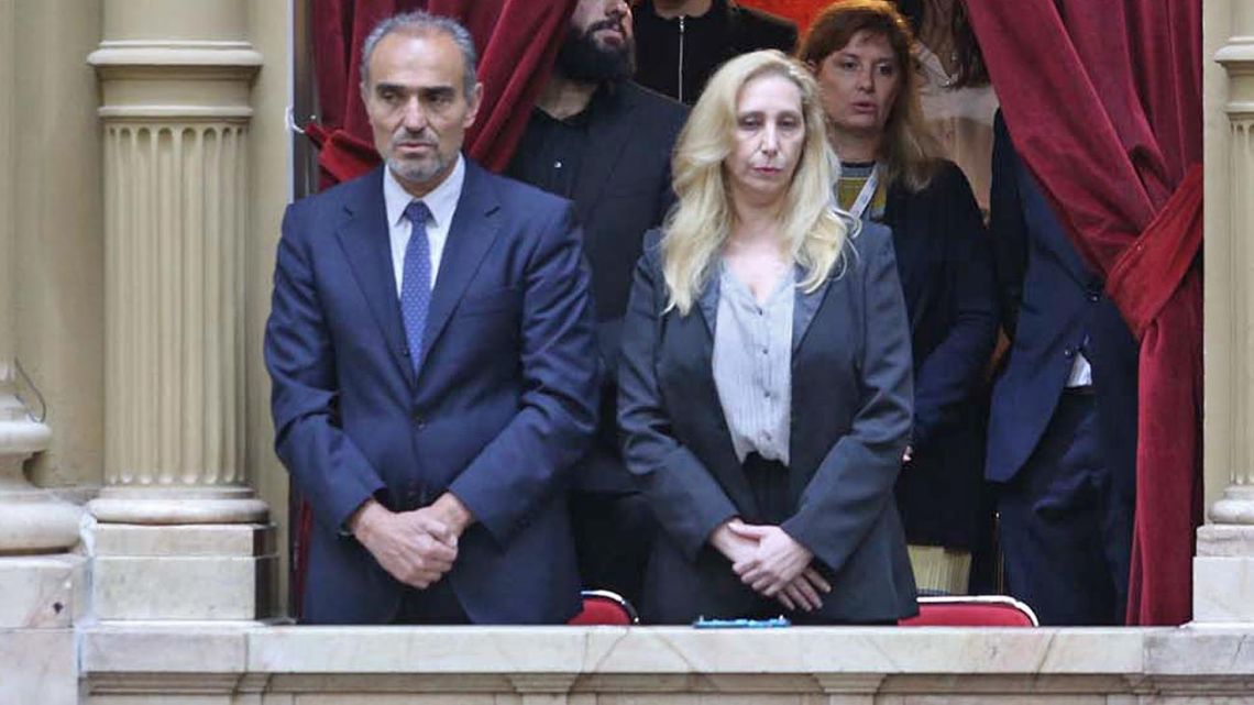 Guerra en el poder libertario