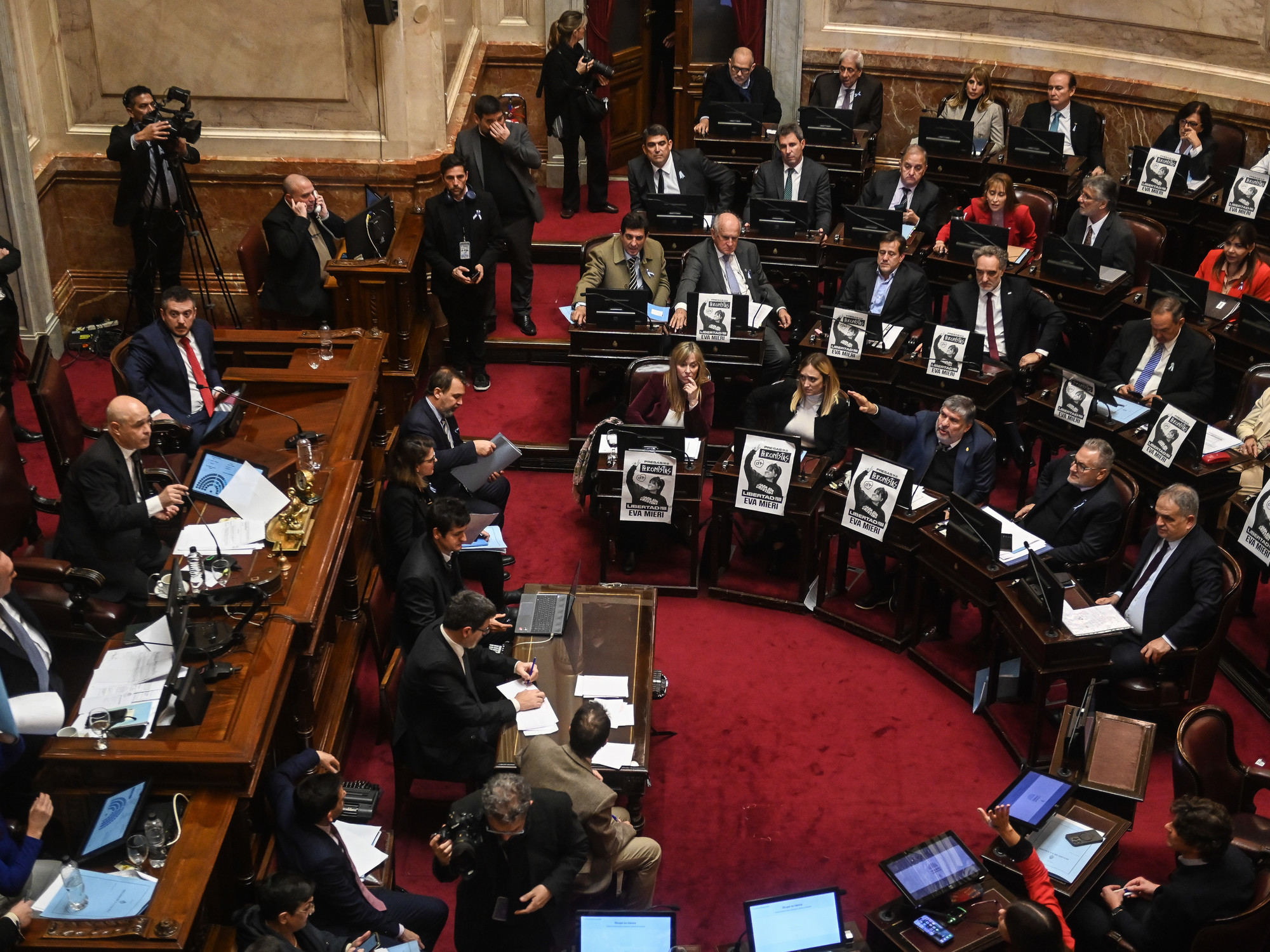 Los gobernadores fueron a fondo en el Senado y obligan al Gobierno a negociar para proteger el superávit