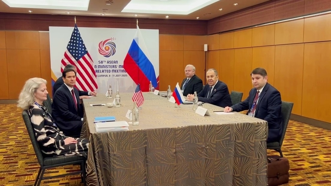 Lavrov se encuentra con Marco Rubio durante su visita a Malasia para diálogo sobre relaciones internacionales