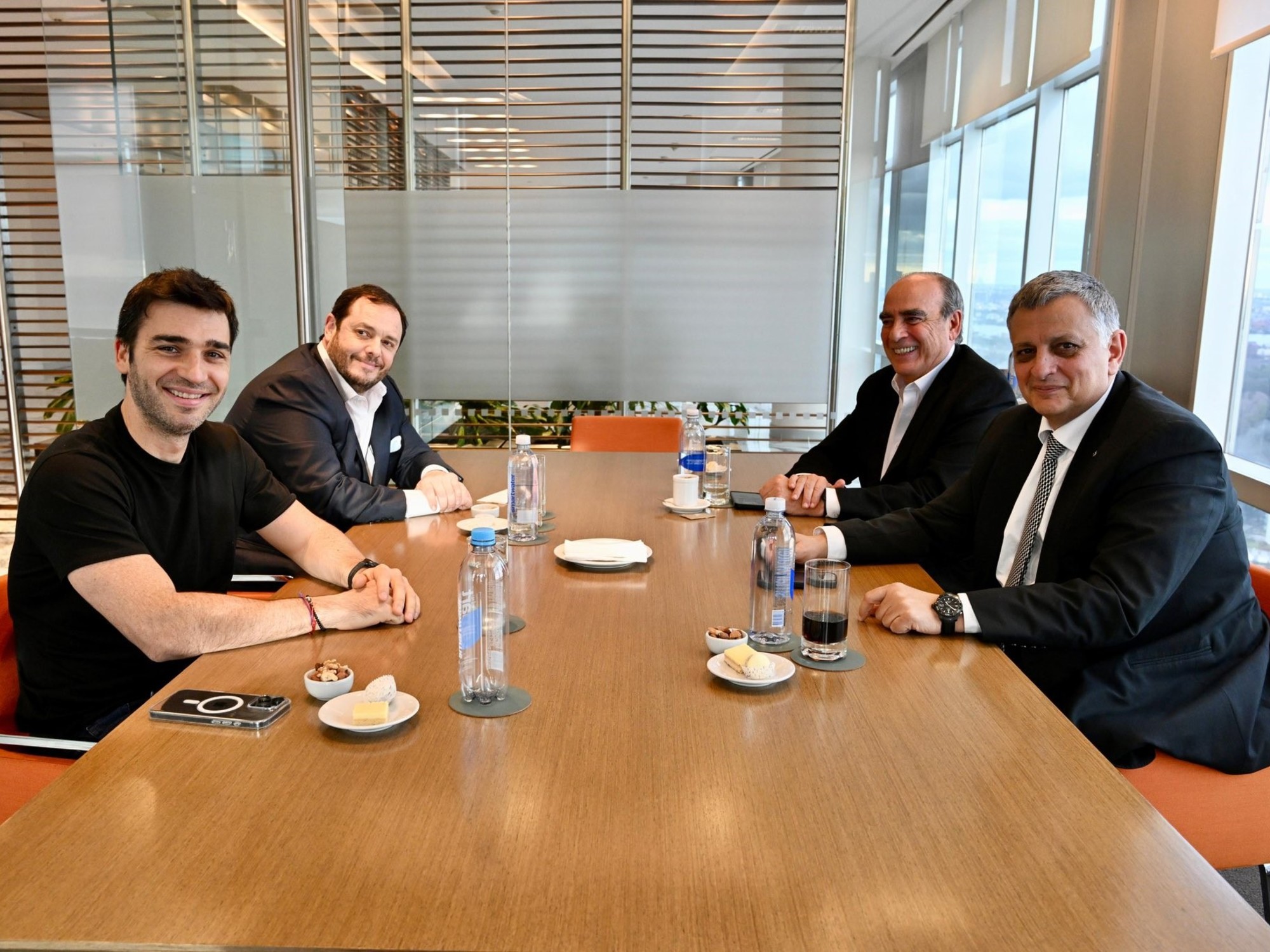 Un grupo de gobernadores se acerca al Gobierno y la oposición enfrenta problemas para sesionar