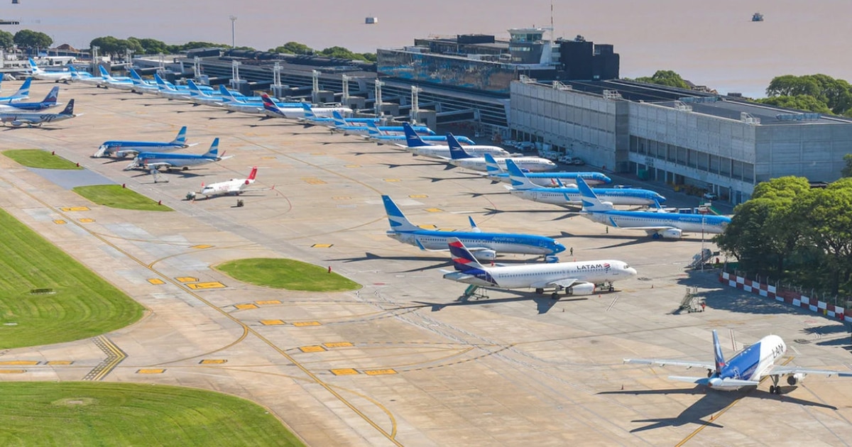 Paro de controladores aéreos en vacaciones de invierno: en qué días y horarios se verán afectados los vuelos