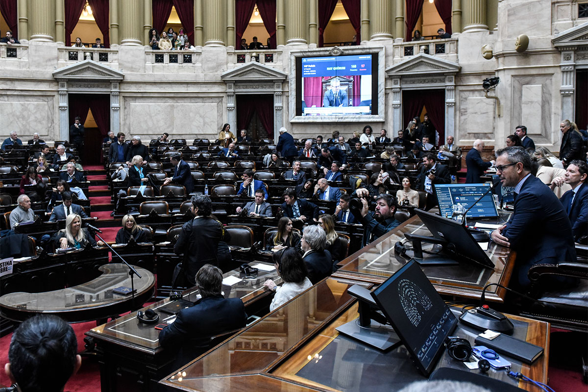 Diputados: la oposición avanzó con el financiamiento universitario y la emergencia en el Garrahan en una sesión que terminó en escándalo