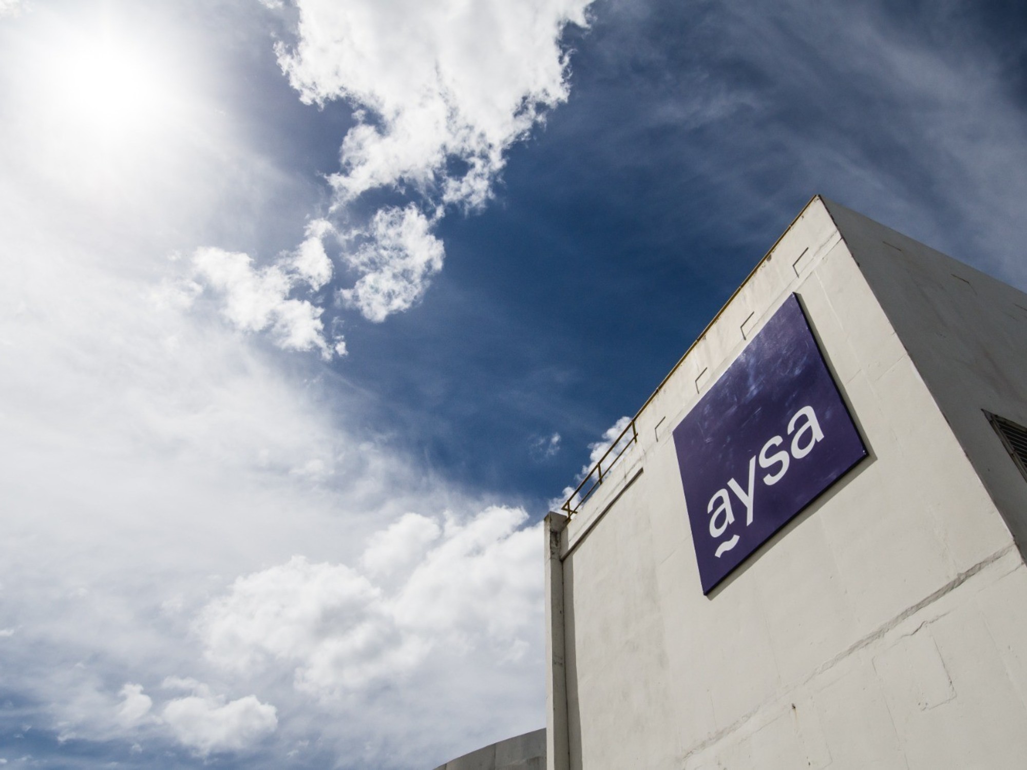 El peronismo presiona a Milei y busca frenar desde el Congreso la privatización de Aysa