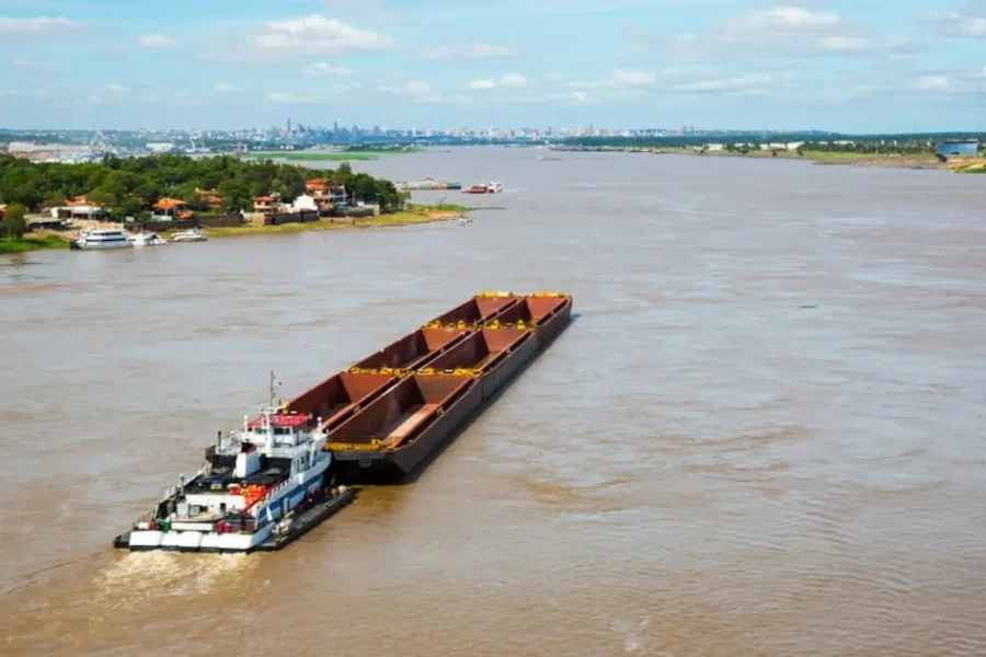 Hidrovía: el Gobierno bajará de 30 a 20 los años de la concesión y recibió un gesto de las cámaras empresarias