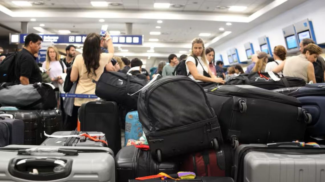 Gremio de controladores aéreos preparan medidas de fuerzas para las vacaciones de invierno