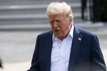 Trump impone aranceles del 30 % a México y la Unión Europea