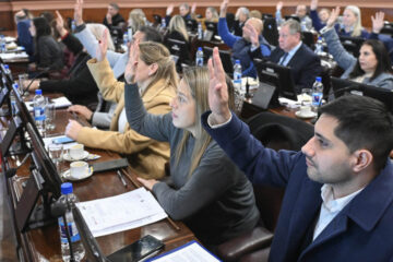 Más recortes en contratos