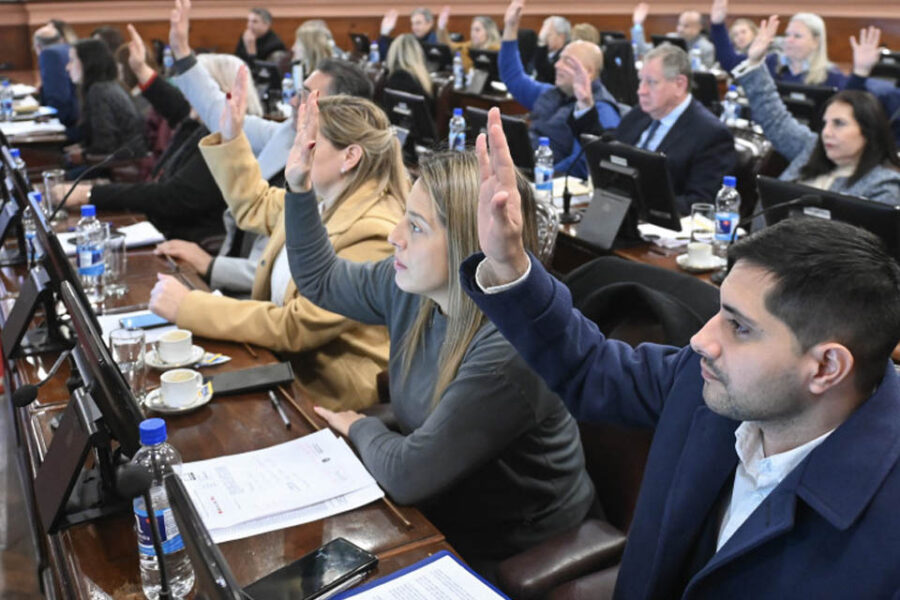 Más recortes en contratos