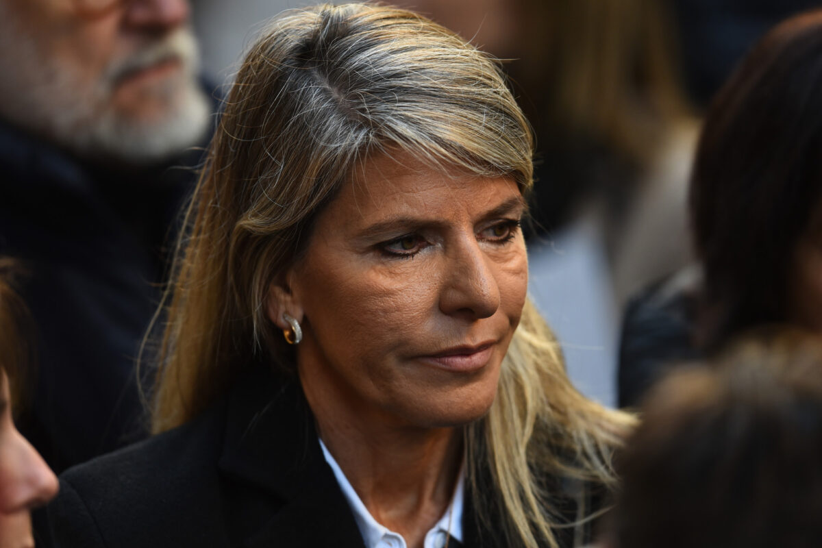 Indagan a un comisario de la Bonaerense que hacía trámites exprés de permisos para portar armas a cambio de coimas