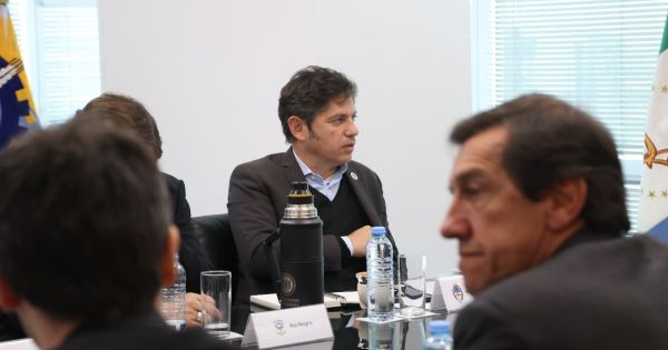 Kicillof va a la Corte Suprema por $ 12 billones y desafía a Milei en plena campaña