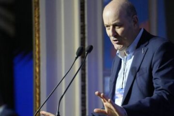 Chispazos en el Council: Sturzenegger pidió a un empresario bajar una cautelar y recibió una respuesta tajante