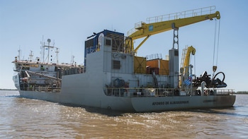 Hidrovía: cómo es la operación de dragado que permite buena parte de las exportaciones argentinas