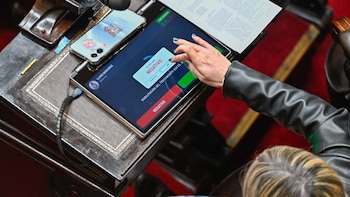 Tras el revés en el Senado, Milei se aferra a su alianza con los gobernadores en Diputados y prepara más vetos