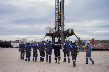 Un día en Vaca Muerta: el detrás de escena del trabajo en campo petrolero donde todo empezó