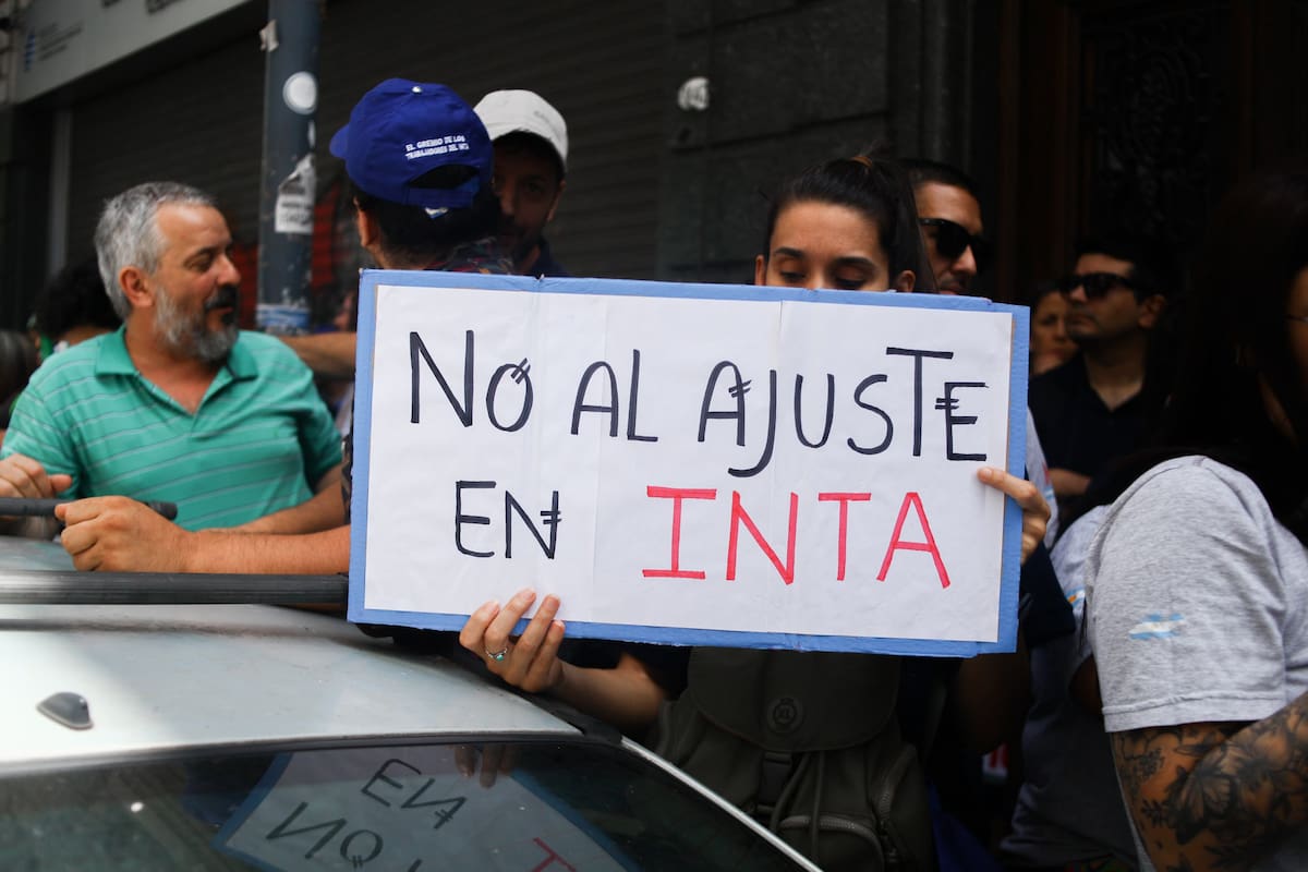 La Justicia detiene la reforma del INTA por decreto, generando incertidumbre en el sector agropecuario.